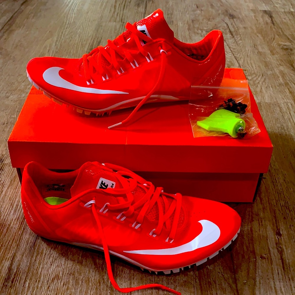New track and field shoes